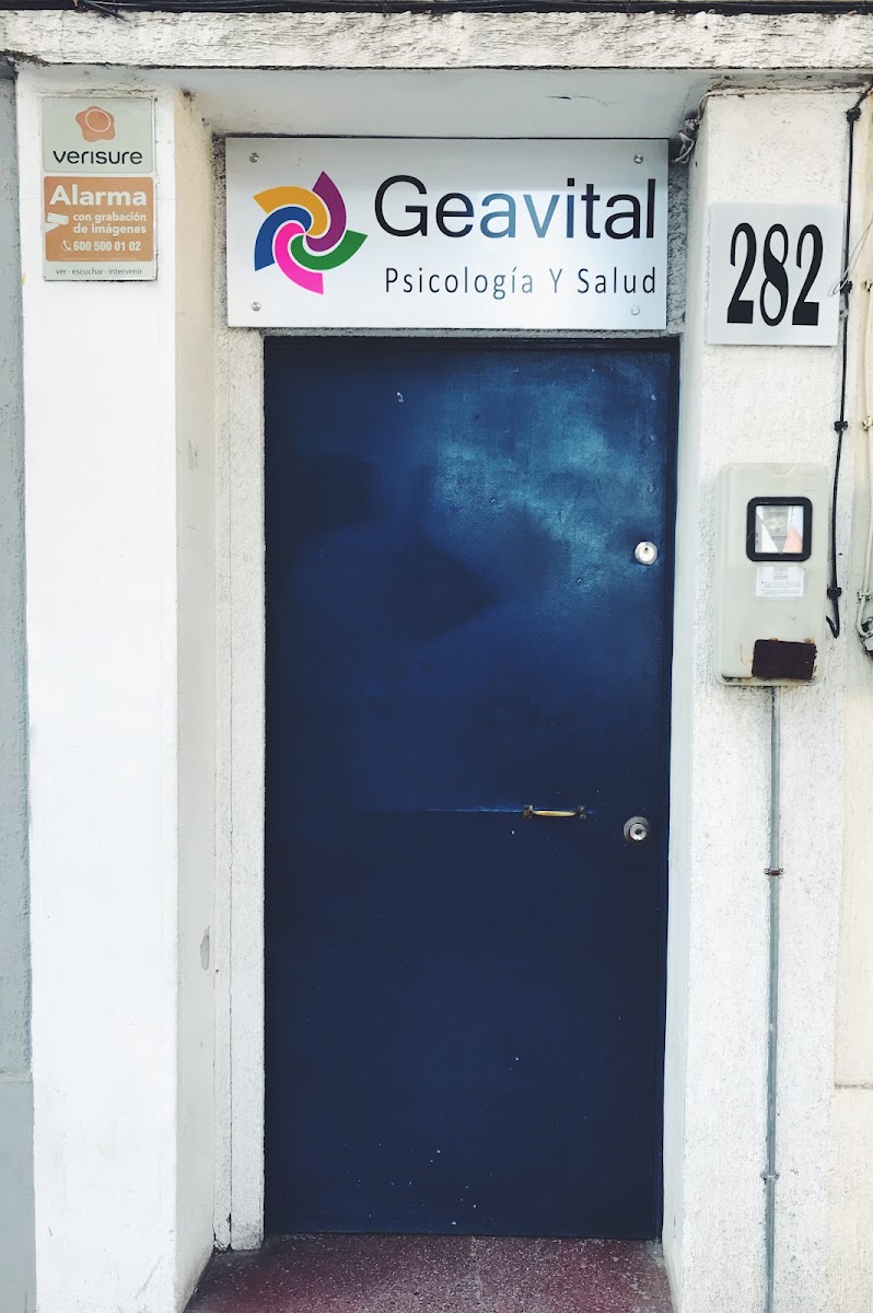 Fachada del centro Geavital en Av. Chacabuco 282, Concepción